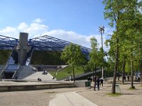 À la sortie,  l'« audace » du Palais omnisport semble bien terne. D'ailleurs, depuis 2005,  pour un million d'euros par an donné à la Ville,   il s'appelle poétiquement Accorhotels Arena POPB.